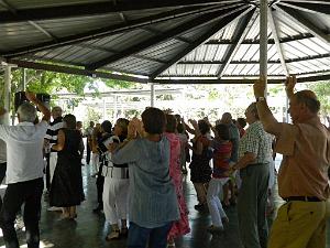 AOBR 2014 06 22 JUIN MARIGNANE REPAS PORCELET A LA BROCHE (200) par G Montaner
